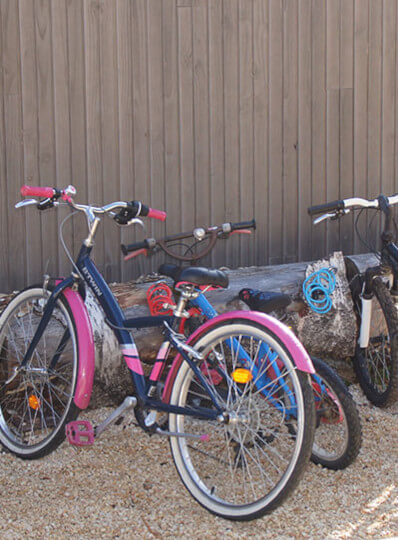 Des vélos pour enfants sont également mis à disposition gratuitement, au camping Les Murmures du Lignon