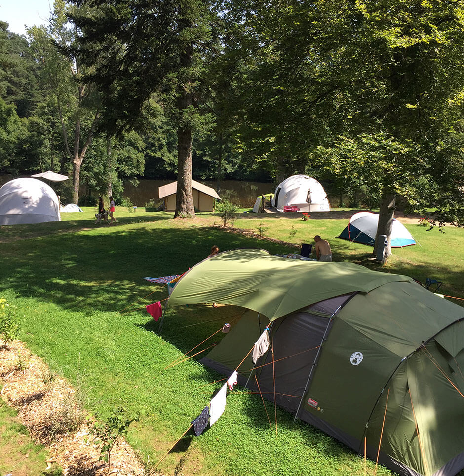 Louez votre emplacement camping en Auvergne et séjournez dans un écrin de nature