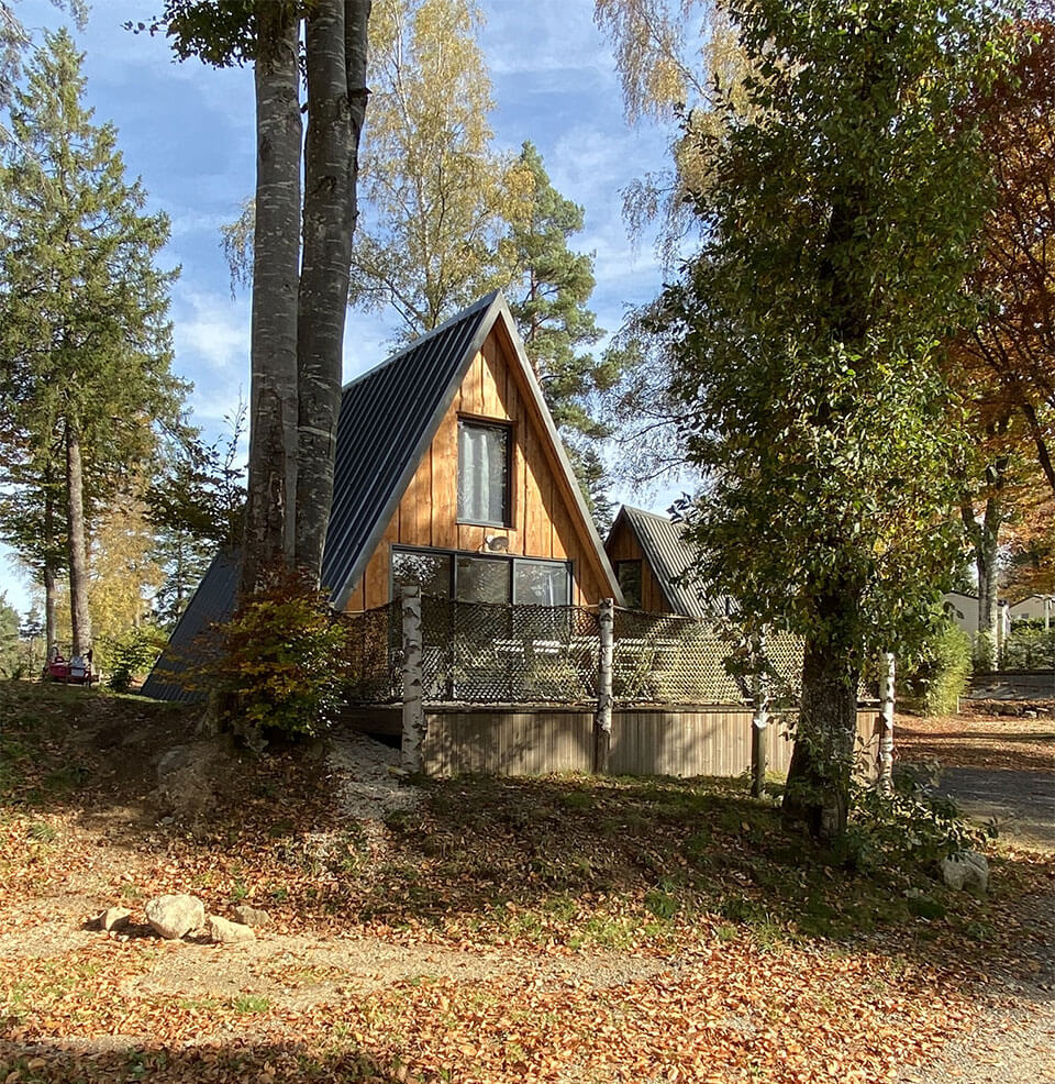 Location de chalet en Auvergne au camping Les Murmures du Lignon, hébergement atypique et éco-responsable