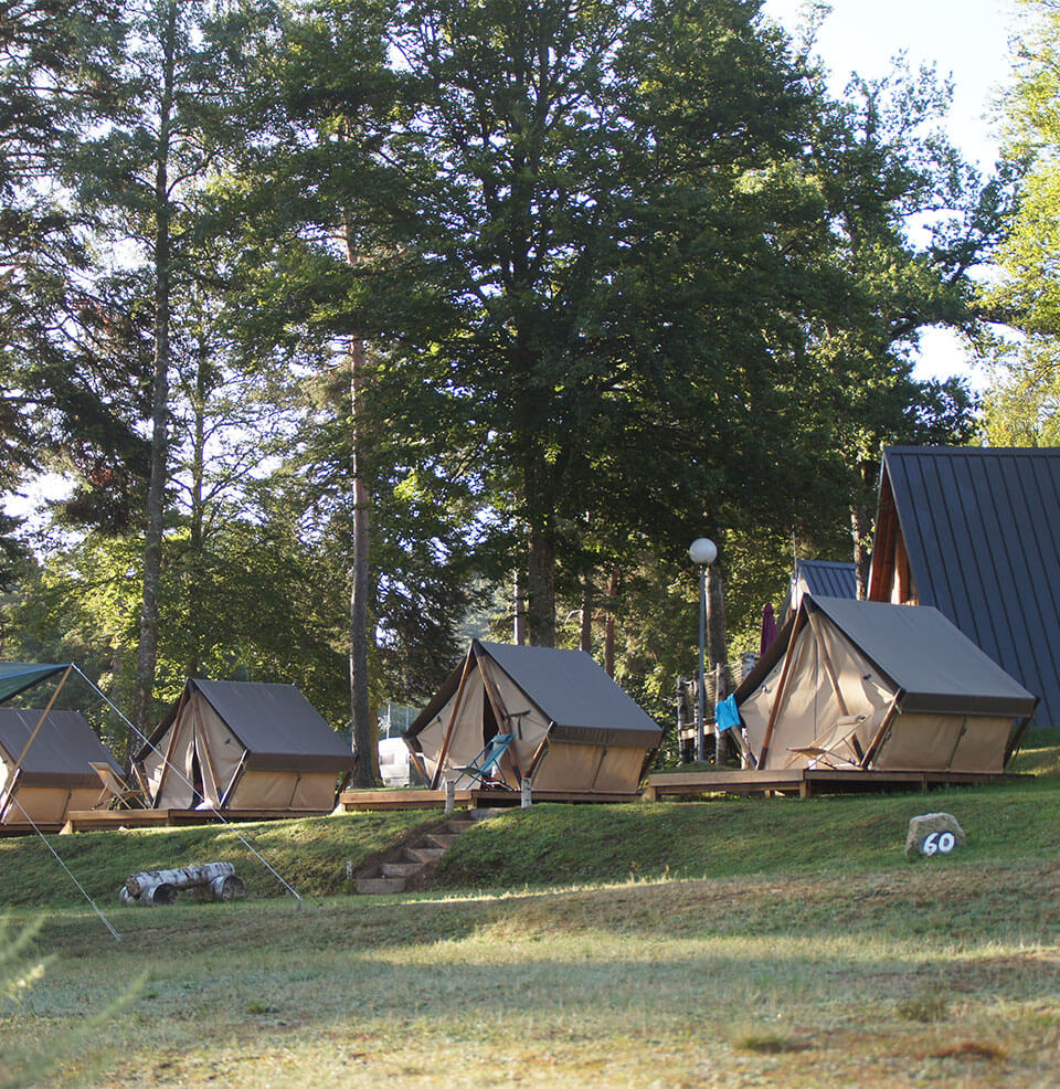 Mini-tente Nomade : découvrez le glamping en Auvergne au camping Les Murmures du Lignon