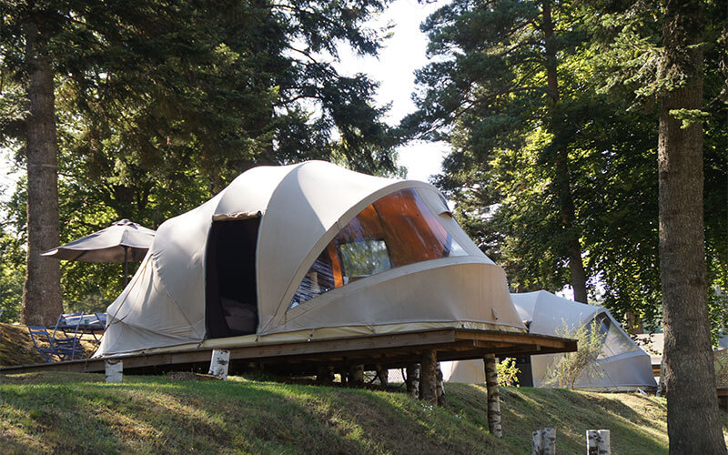 Tente Ecochique, design atypique et confort optimal, hébergement insolite en Haute-Loire